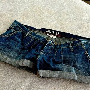 hollister shorts size 5